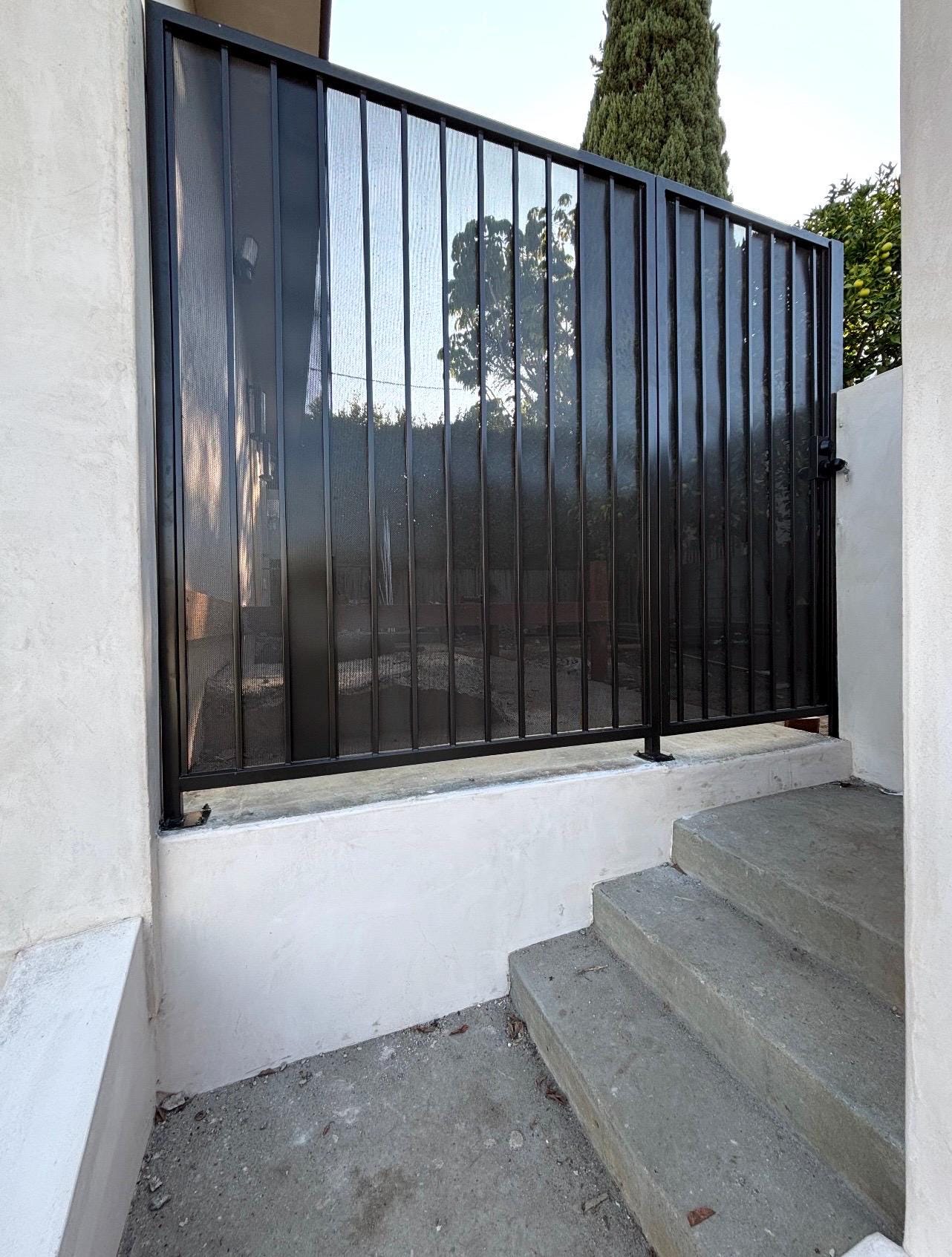 Modern Brown Metal Gate Door With Fixed Panel Custom Steel Outdoor Entry Gate With Mesh Privacy Screen For Side Yard by